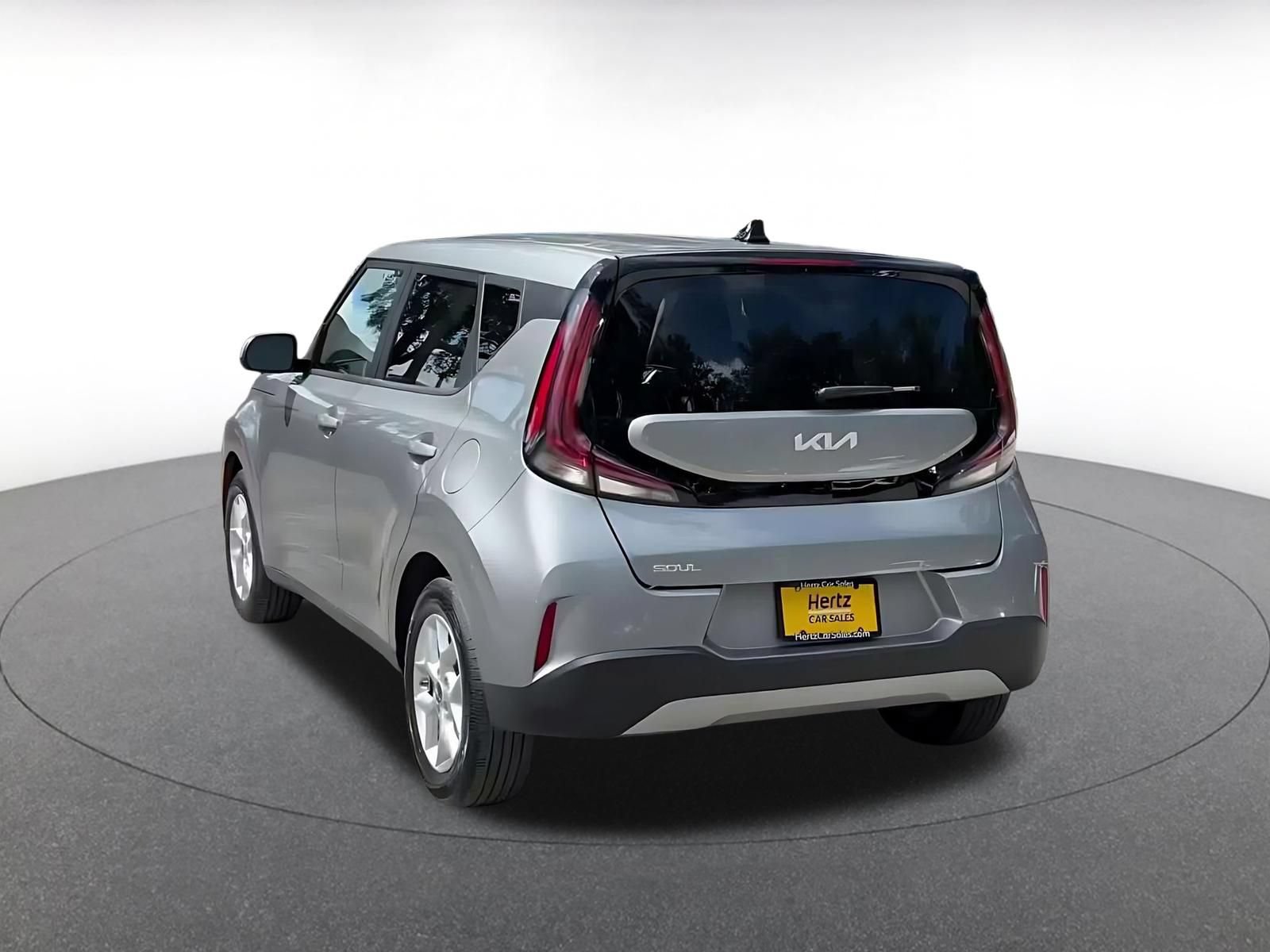 Used 2025 Kia Soul LX w/ LX Technology Package FWD image 10