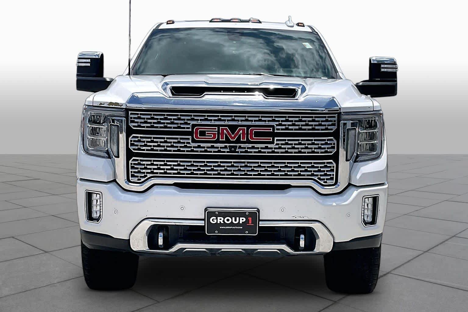 Used 2022 GMC Sierra 2500 Denali w/ Technology Package AWD/4WD image 3