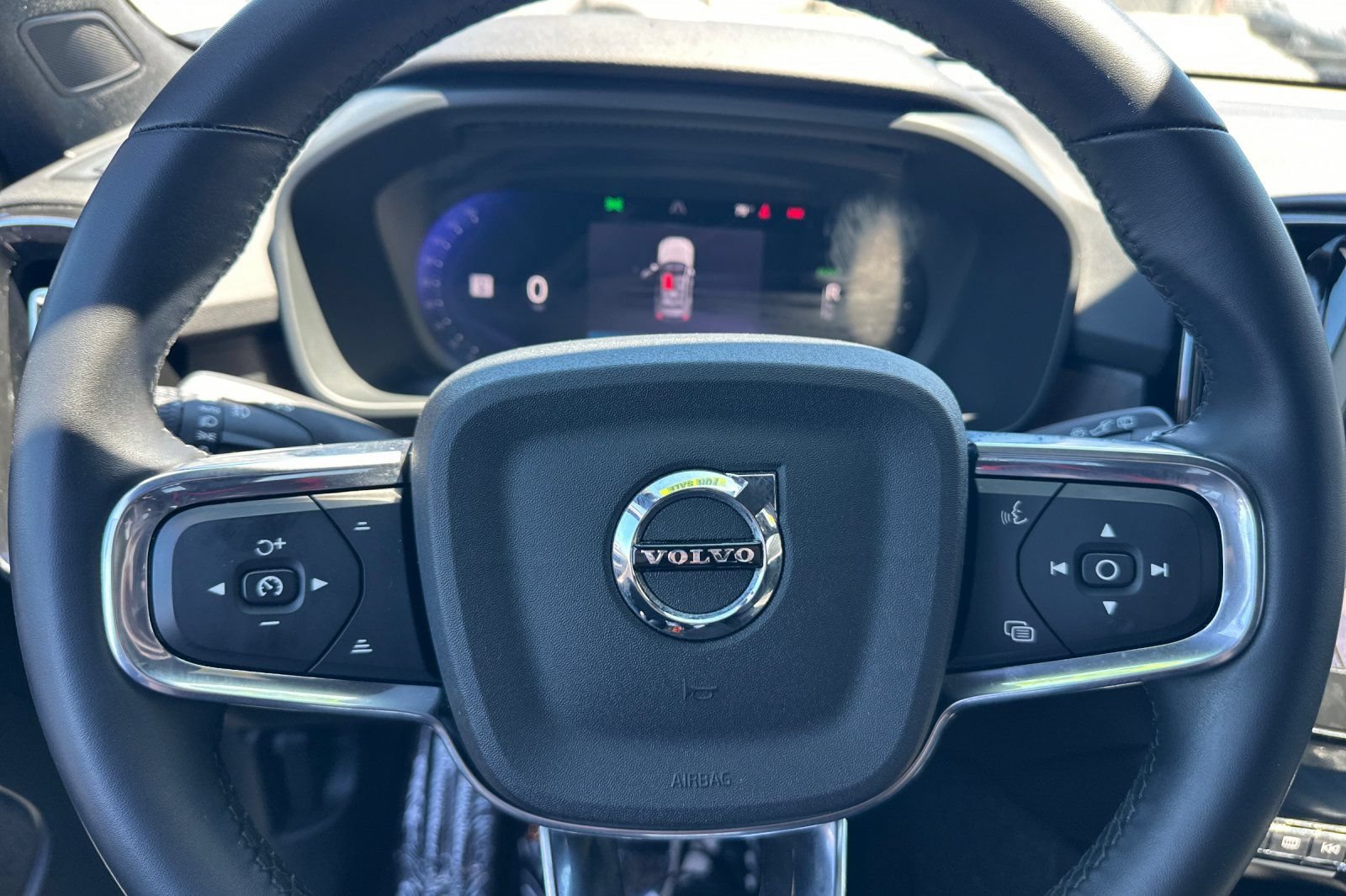 Certified 2025 Volvo EX40 Core AWD/4WD image 24