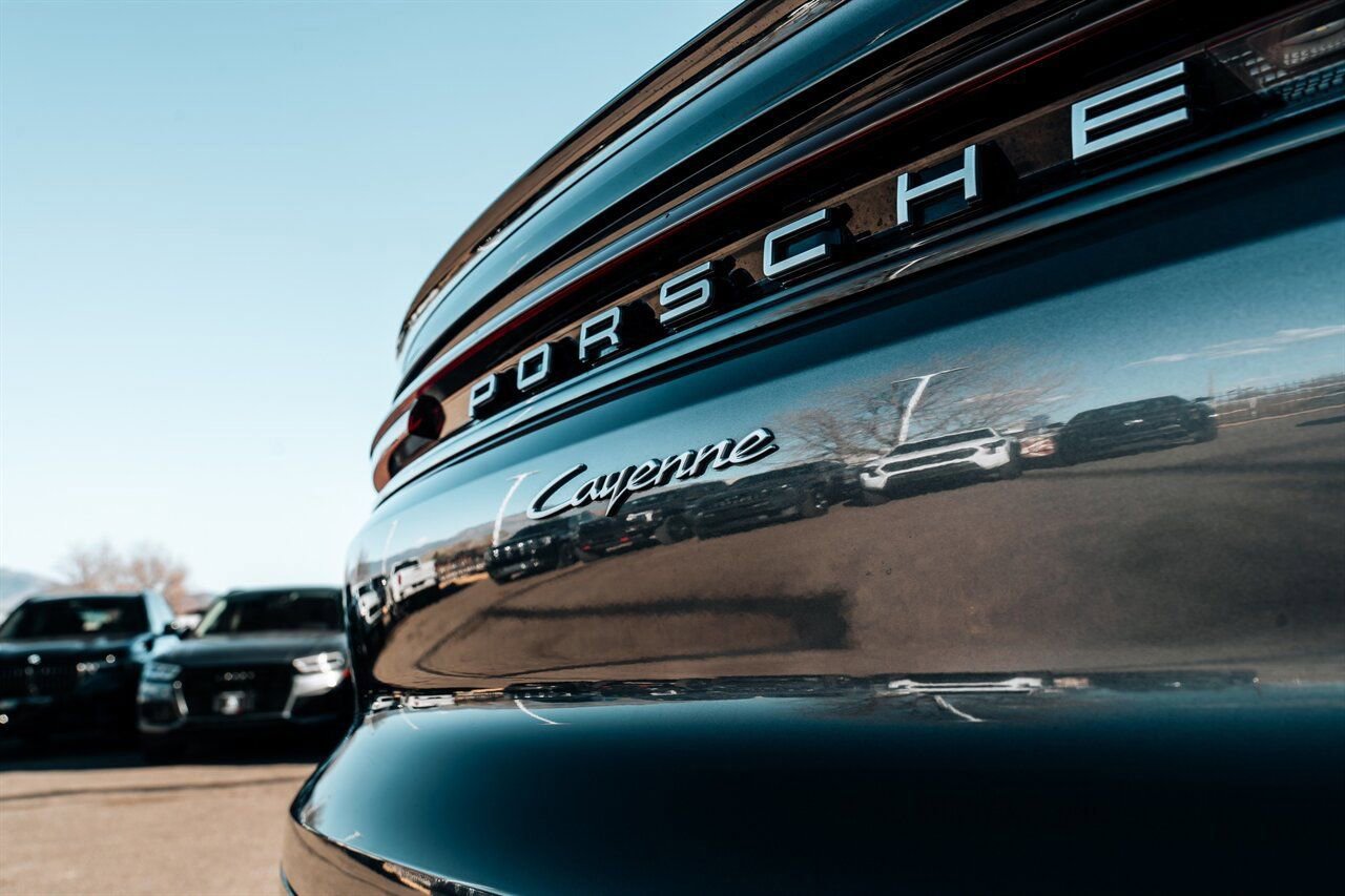 Used 2024 Porsche Cayenne Coupe image 13