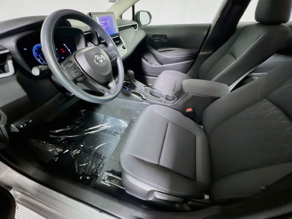 Used 2026 Toyota Corolla LE FWD image 12