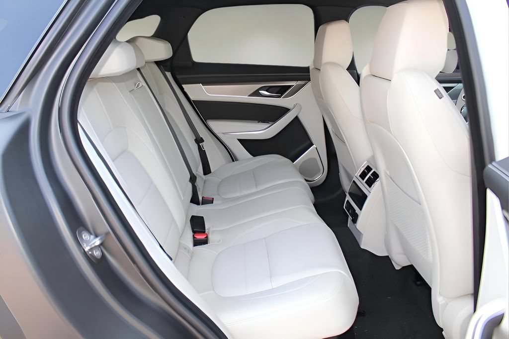 Used 2026 Jaguar F-PACE R-Dynamic S AWD/4WD image 16