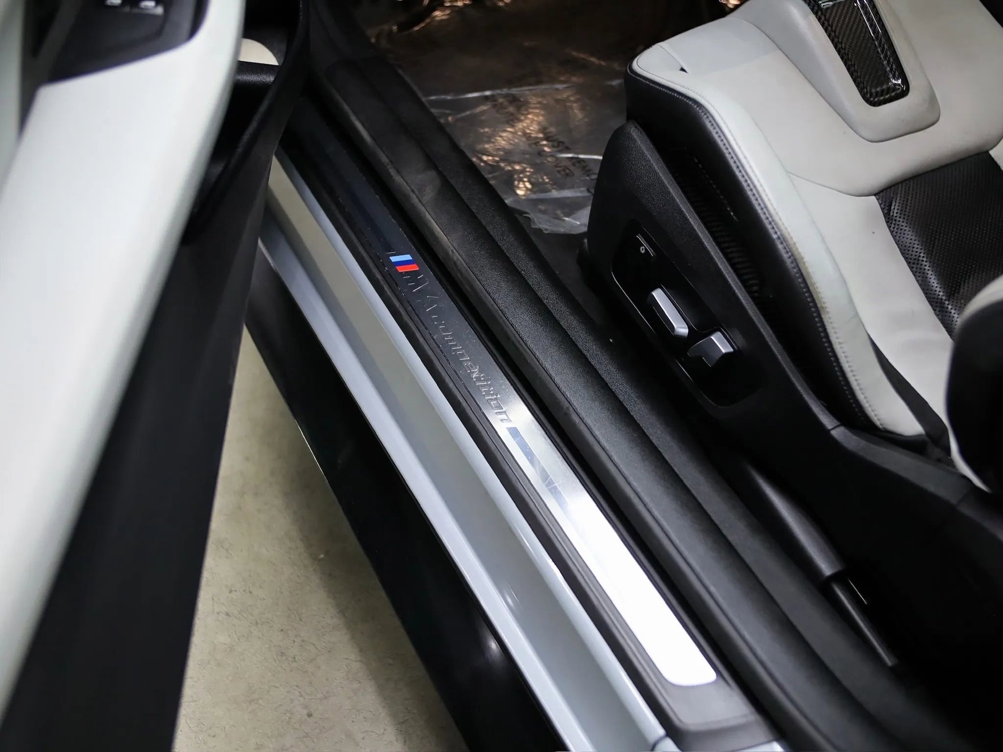 Used 2021 BMW M4 Competition w/ M Carbon Exterior Package image 24
