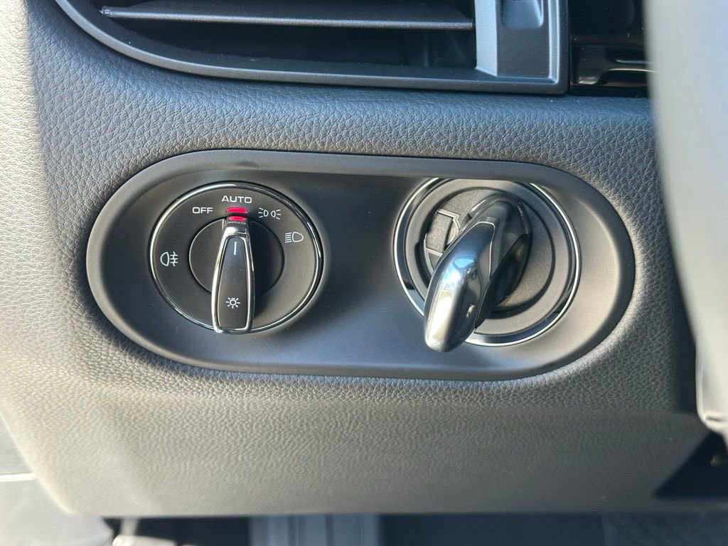 Used 2026 Porsche Macan S image 35