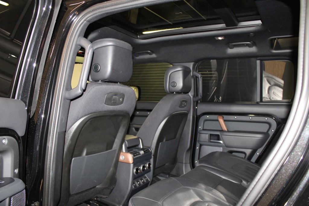 Used 2020 Land Rover Defender 110 X image 38