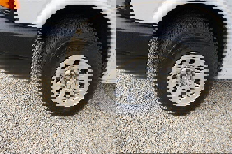 Used 2010 Chevrolet Express 1500 image 28