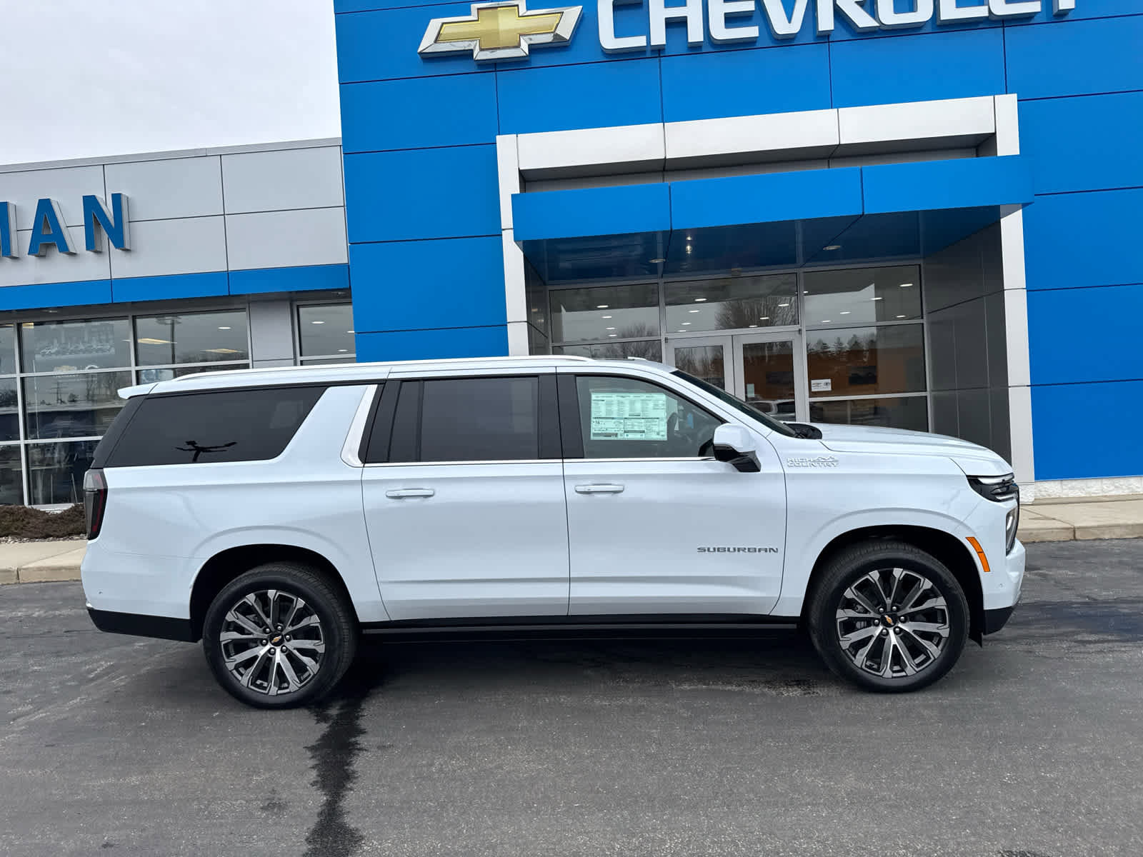 New 2026 Chevrolet Suburban High Country image 3