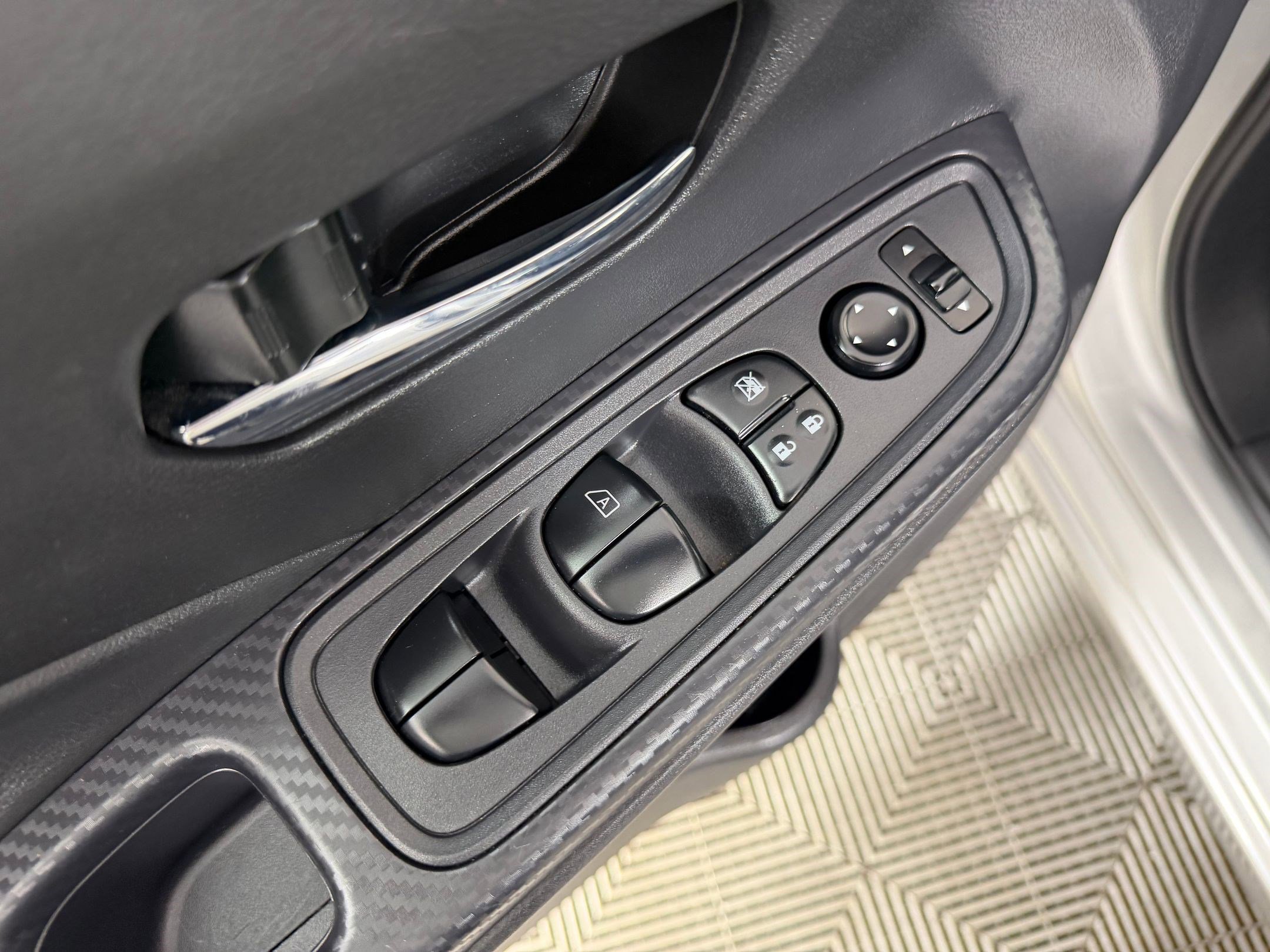 Used 2024 Nissan Versa SV w/ Trunk Package FWD image 11