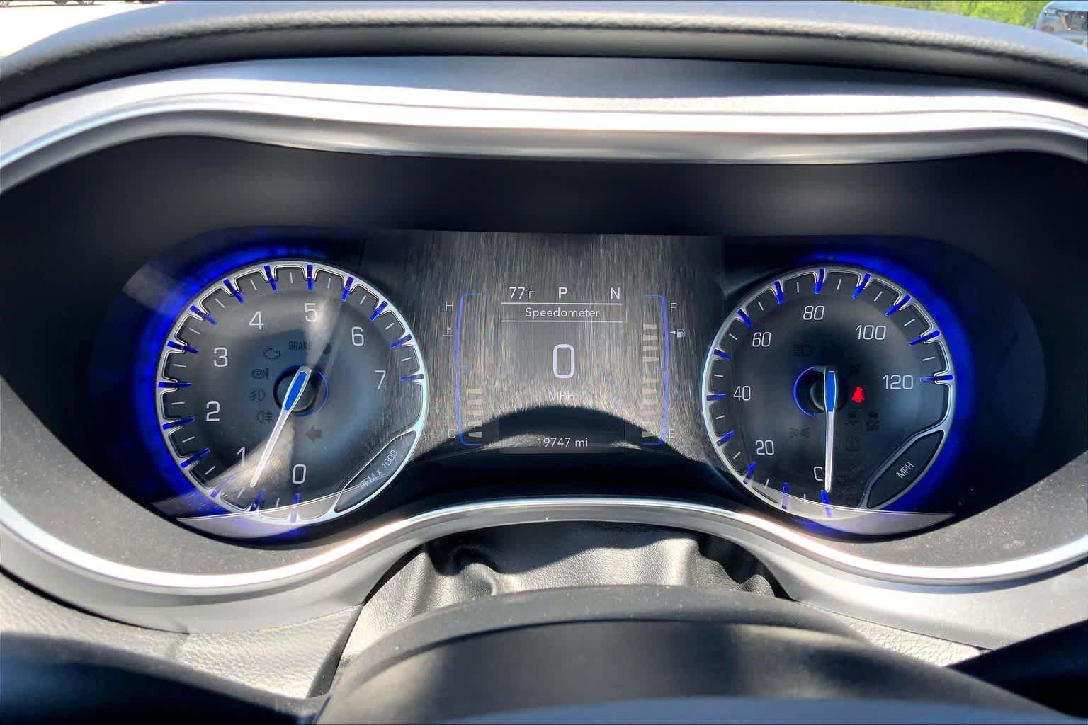 Used 2019 Chrysler Pacifica Touring Plus w/ S Appearance Package FWD image 25