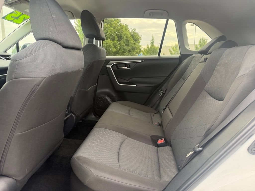 Used 2025 Toyota RAV4 XLE AWD/4WD image 24