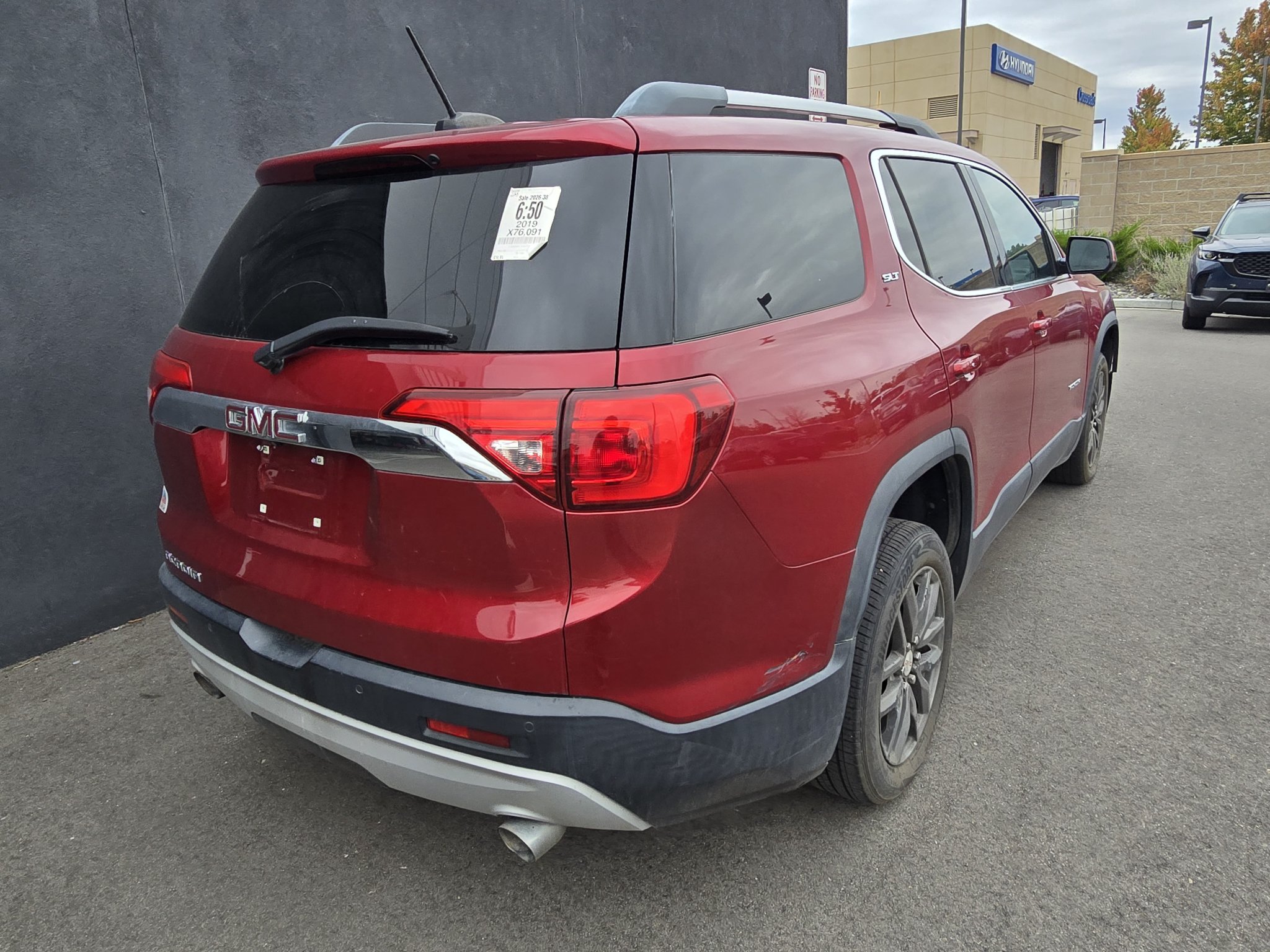 Used 2019 GMC Acadia SLT FWD image 13