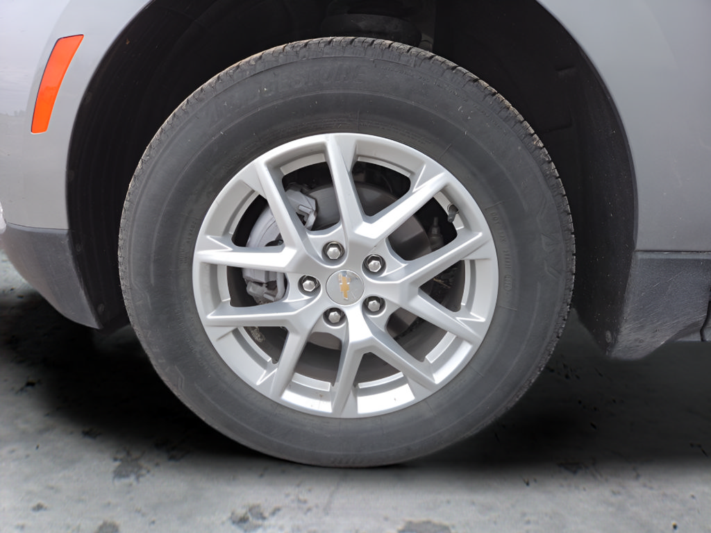 Used 2024 Chevrolet Equinox LT w/ LPO, Blackout Package AWD/4WD image 12
