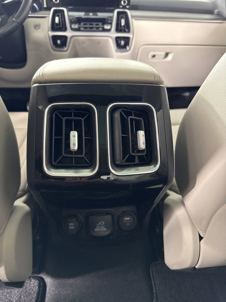 Used 2023 Kia Sorento SX Prestige w/ Panoramic Sunroof Package image 32