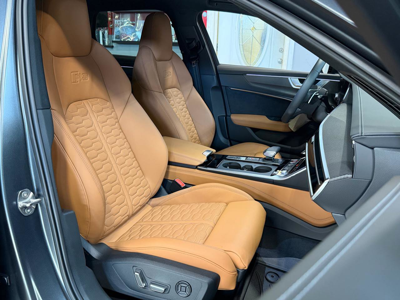 Used 2023 Audi RS 6 w/ Carbon Optic Package image 18