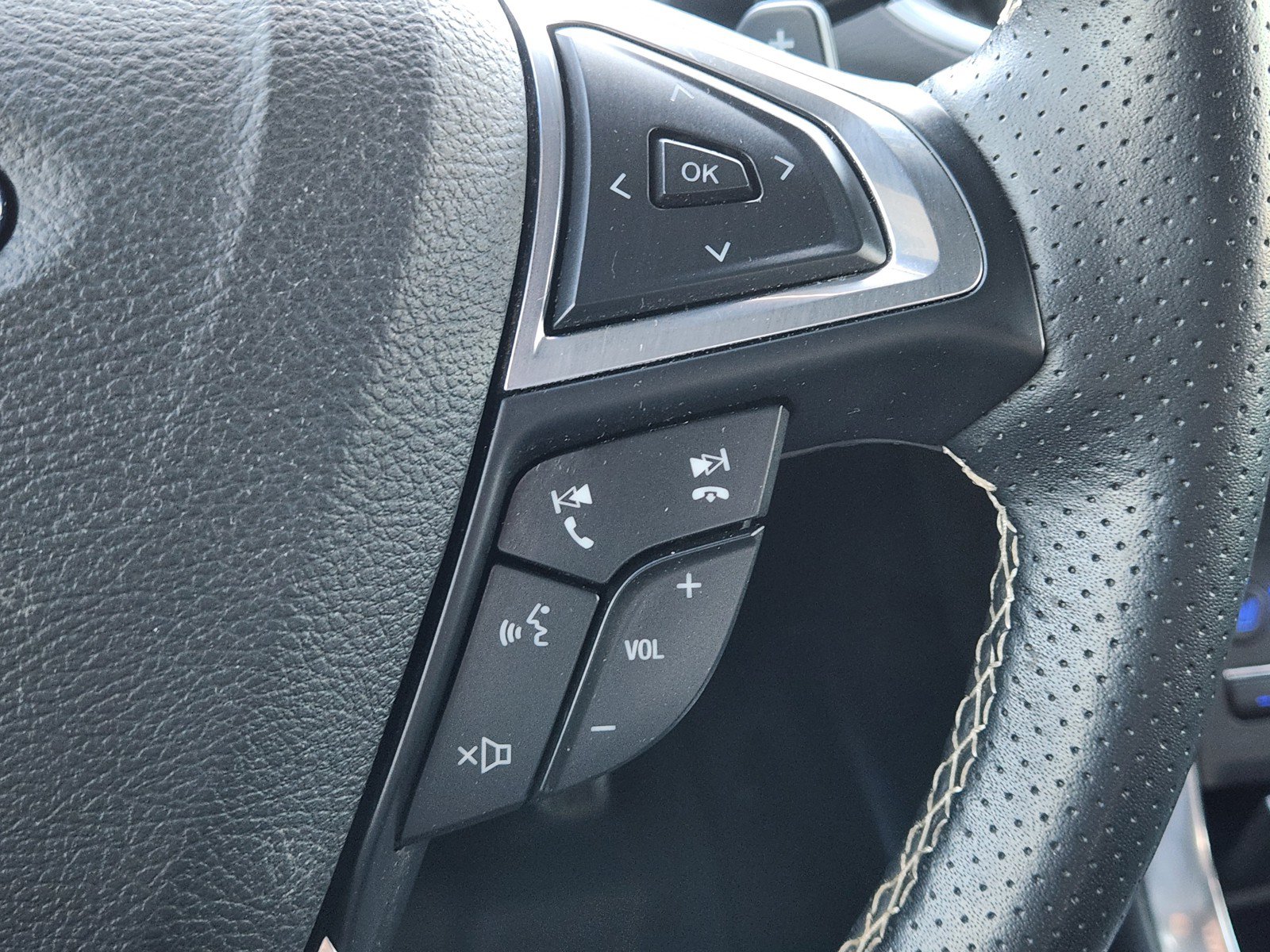 Used 2019 Ford Edge ST w/ Equipment Group 401A AWD/4WD image 24