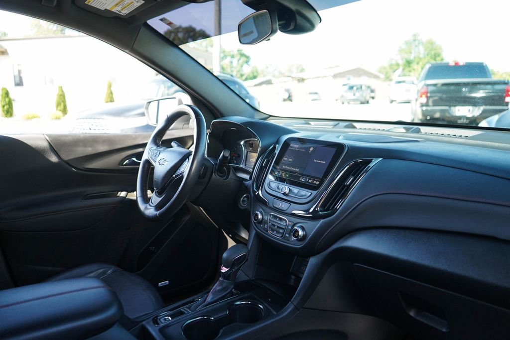 Used 2022 Chevrolet Equinox RS w/ RS Leather Package FWD image 13