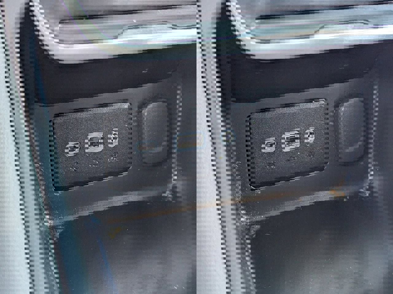 Used 2020 GMC Terrain SLE image 27