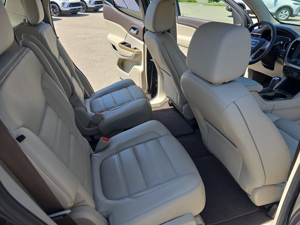 Certified 2019 GMC Acadia Denali w/ Technology Package AWD/4WD image 11