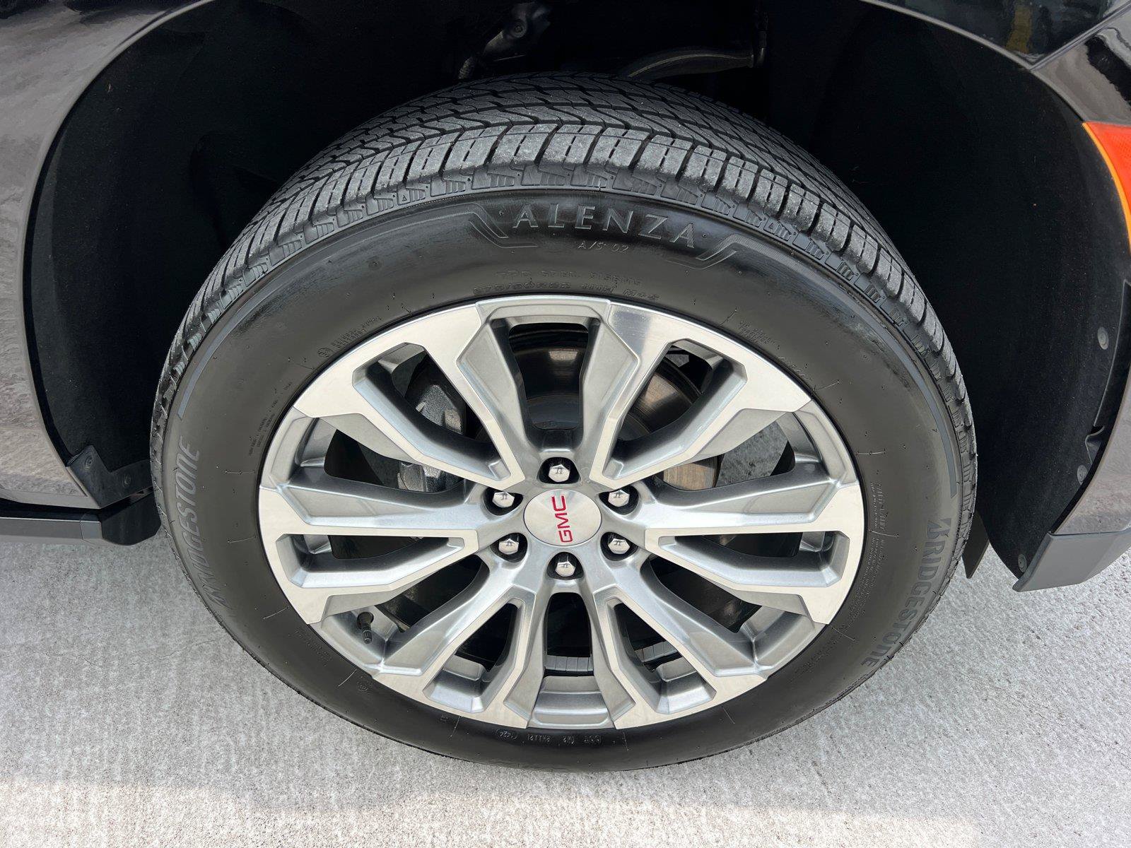Used 2021 GMC Yukon Denali w/ Denali Premium Package AWD/4WD image 12