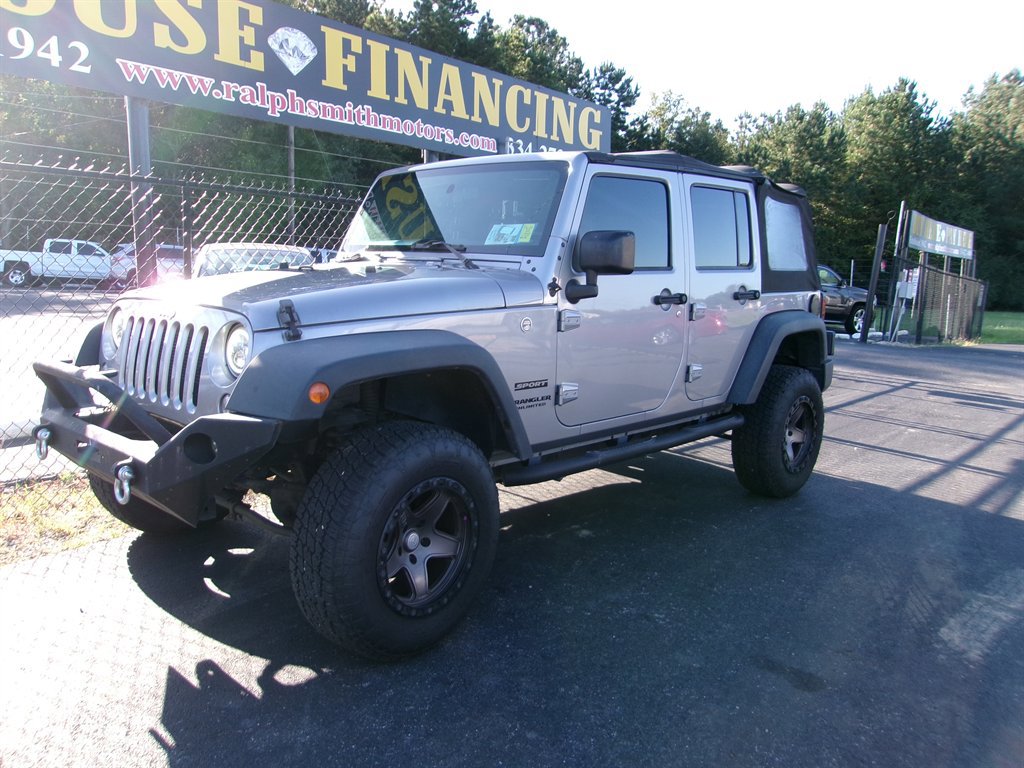 Used 2016 Jeep Wrangler Unlimited Sport w/ Connectivity Group image 2