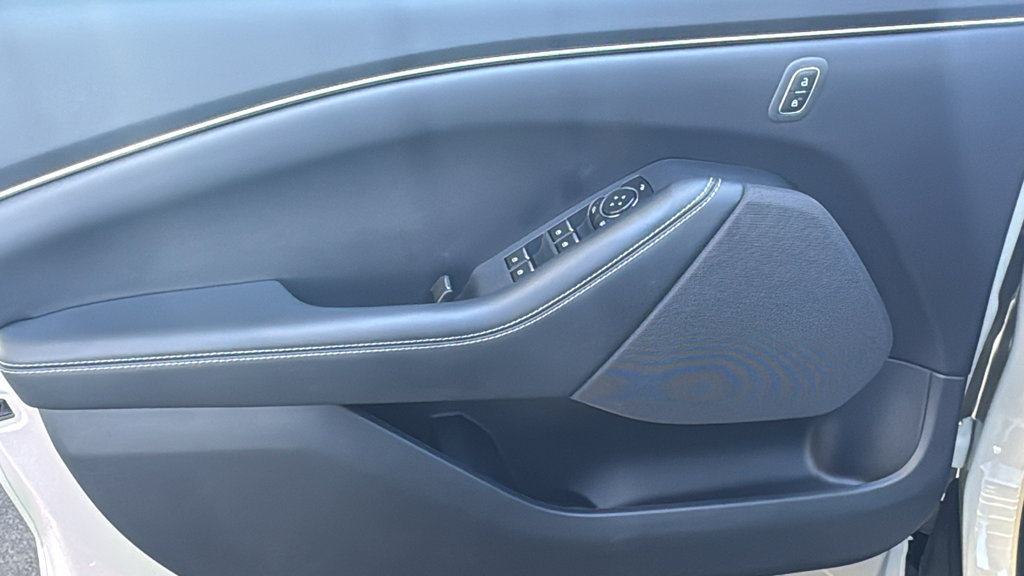 Certified 2025 Ford Mustang Mach-E Select RWD image 19