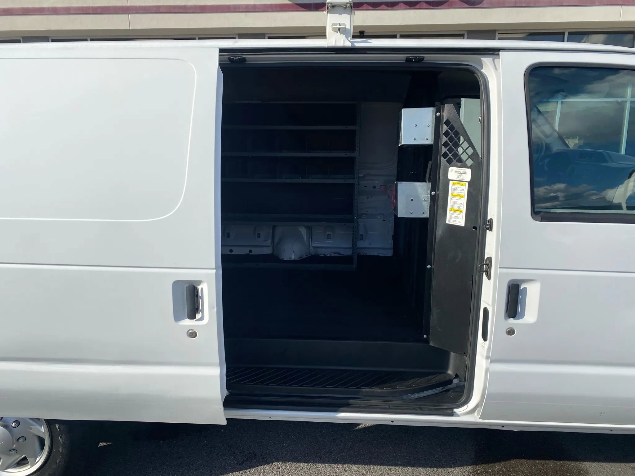Used 2014 Ford E-350 and Econoline 350 Extended Super Duty w/ Insulation Package RWD image 18