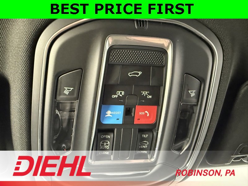 New 2025 Jeep Grand Cherokee Laredo w/ Luxury Tech Group I image 32