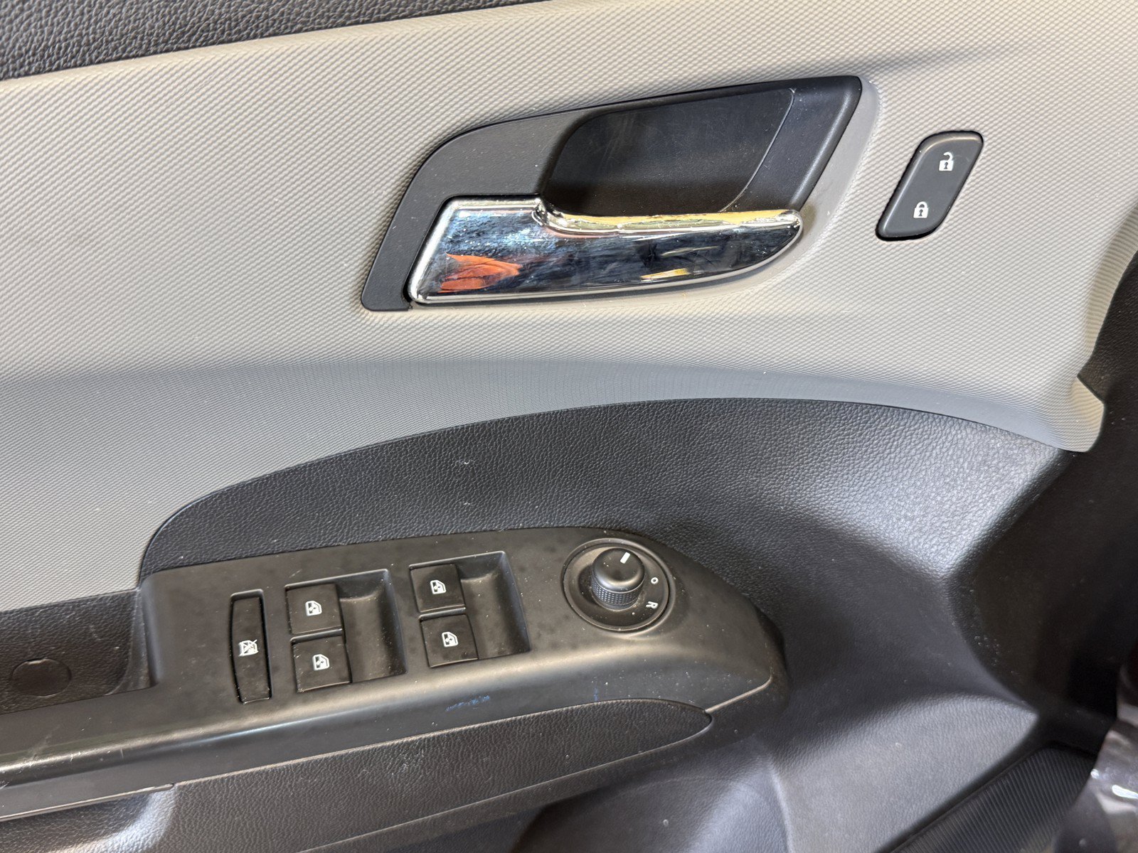 Used 2016 Chevrolet Sonic LT w/ Driver Confidence Package FWD image 17