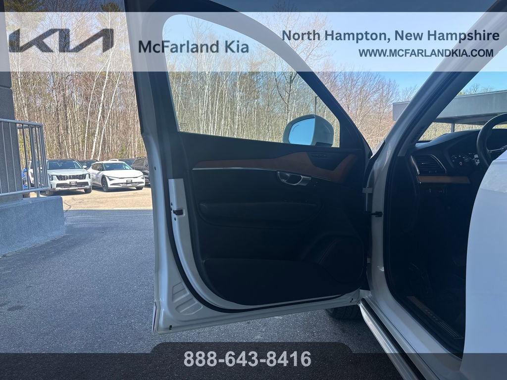 Used 2021 Volvo XC90 T6 Momentum w/ Advanced Package image 11