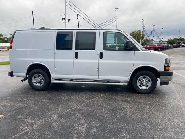 Used 2024 Chevrolet Express 2500 w/ Driver Convenience Package RWD image 6