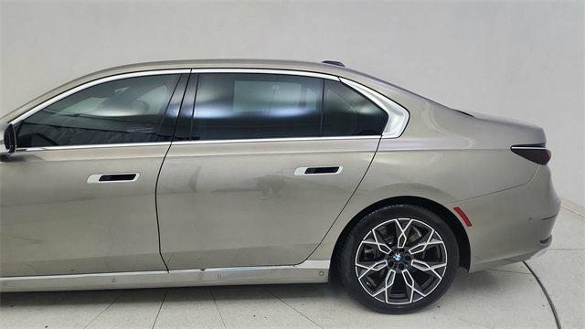 Used 2025 BMW i7 eDrive50 image 11