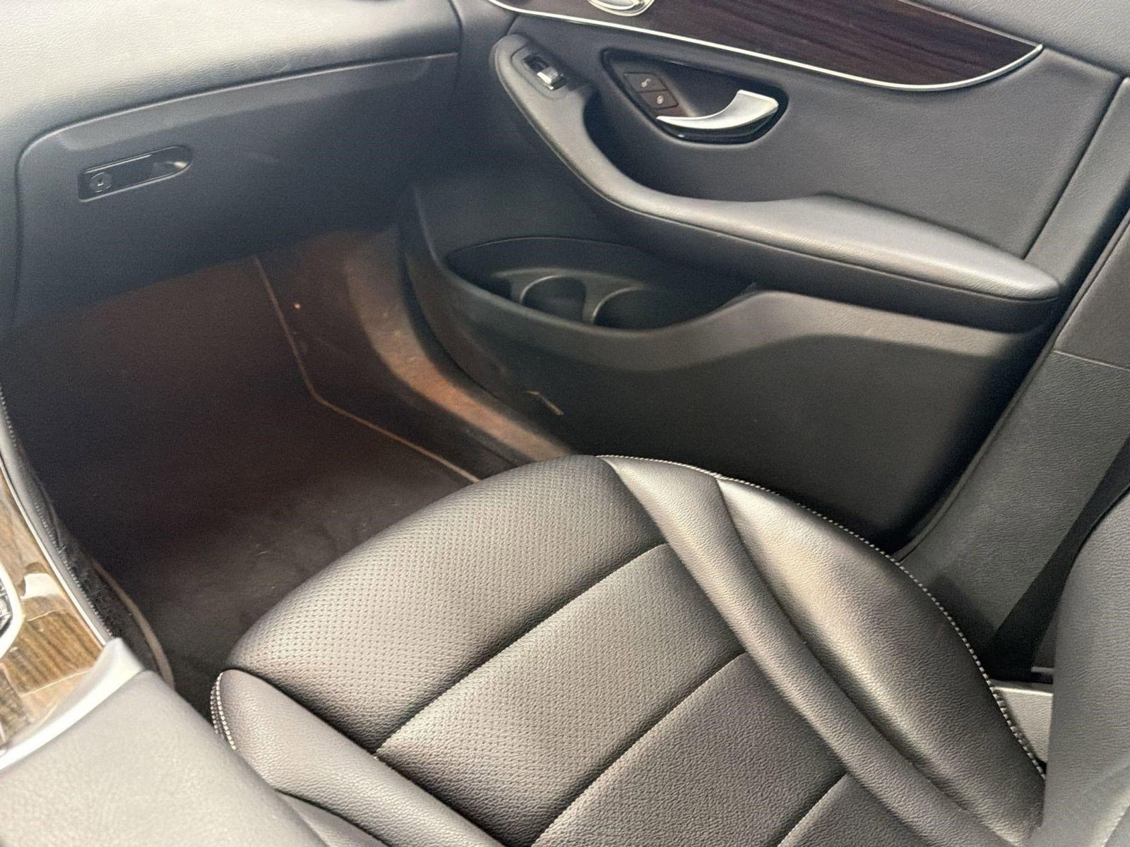 Used 2016 Mercedes-Benz GLC 300 4MATIC image 22