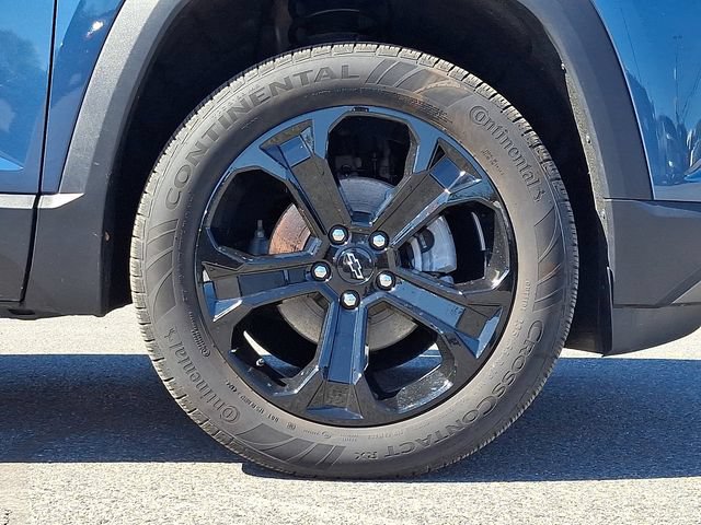Certified 2025 Chevrolet Equinox LT w/ Midnight Edition AWD/4WD image 6