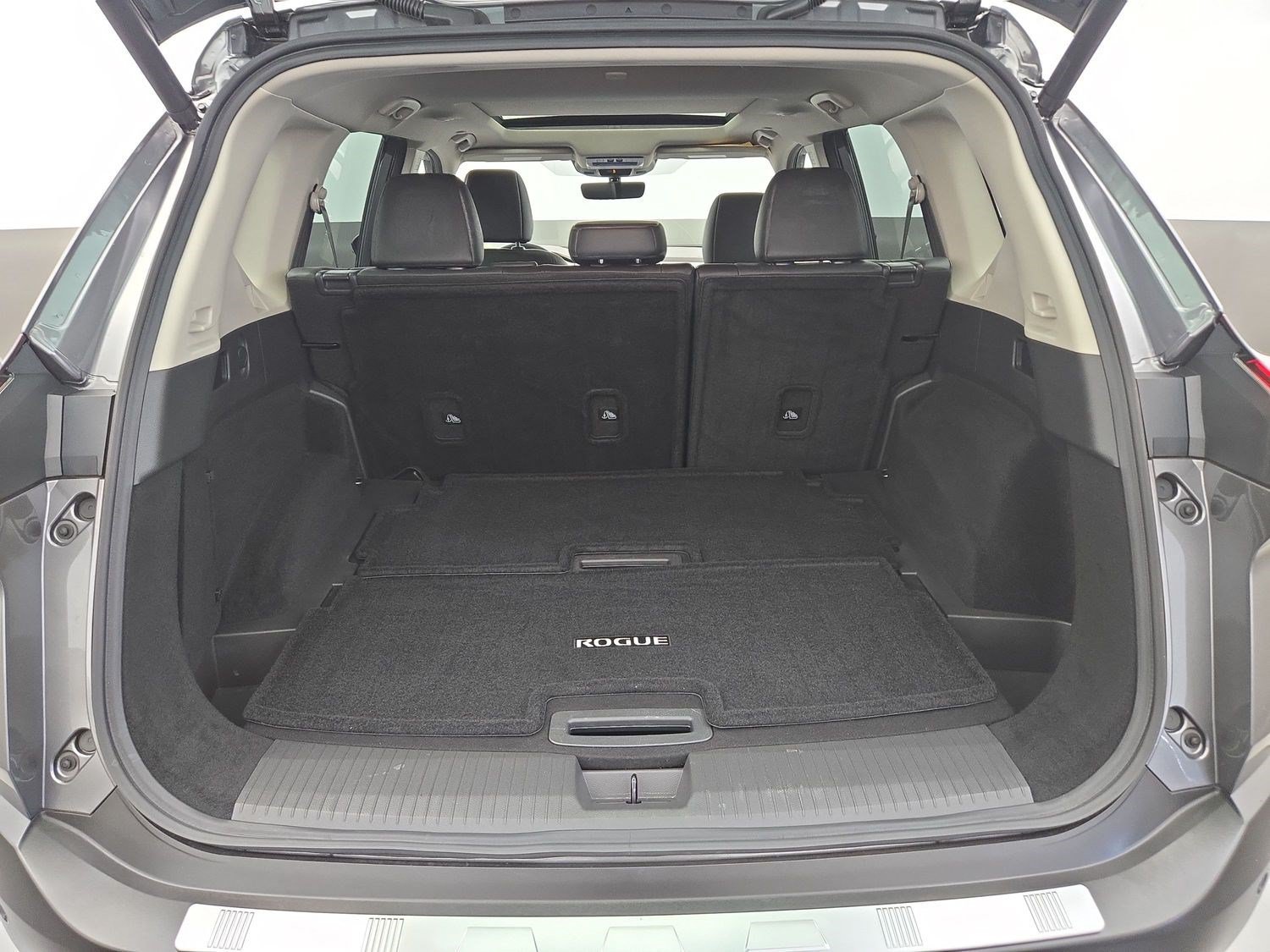 Used 2023 Nissan Rogue Platinum w/ Platinum Premium Package FWD image 32