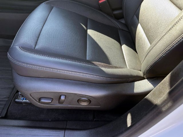 Used 2024 Chevrolet Equinox EV LT FWD image 20