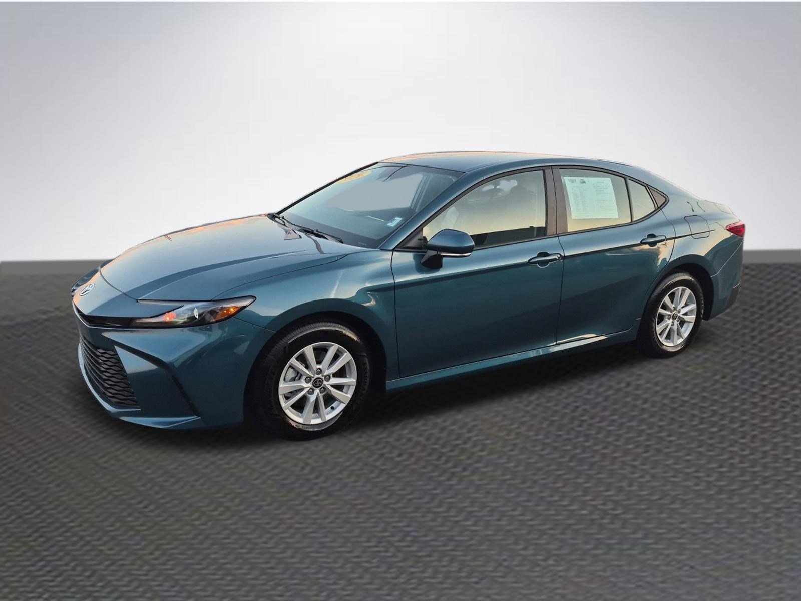 Used 2026 Toyota Camry LE image 2