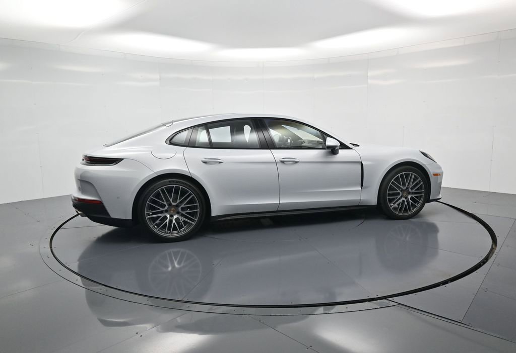 Used 2024 Porsche Panamera 4 image 31