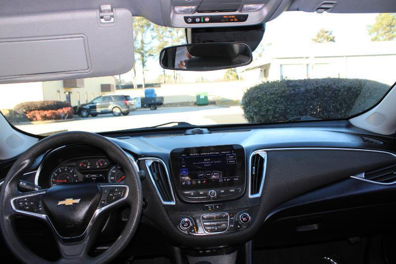 Used 2021 Chevrolet Malibu LT FWD image 9