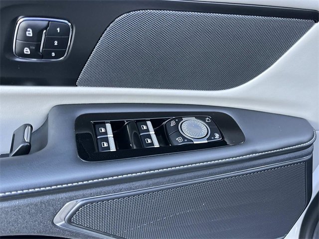 Used 2024 Lincoln Nautilus Reserve image 28