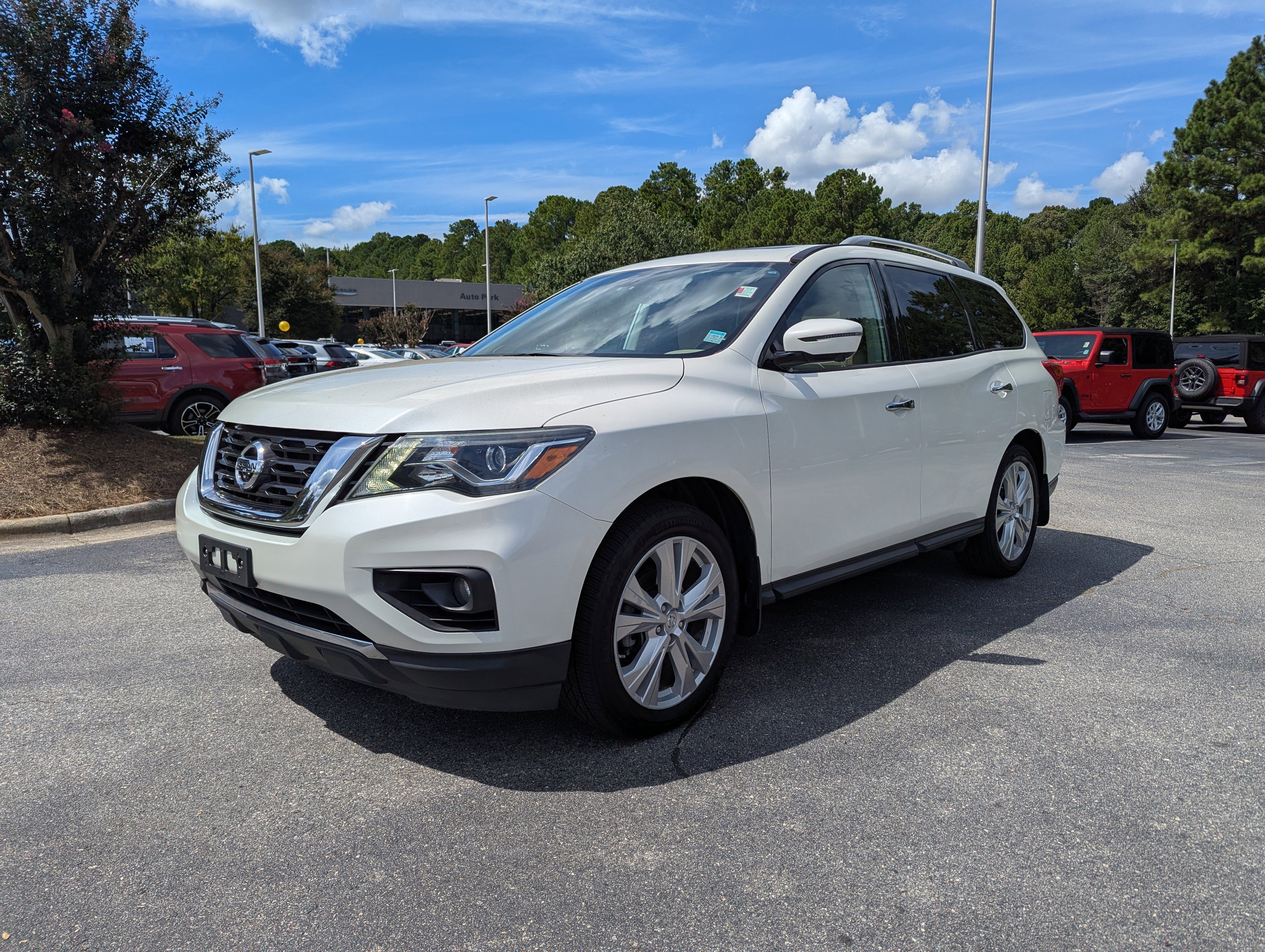 Used 2018 Nissan Pathfinder SL w/ SL Premium Package image 1