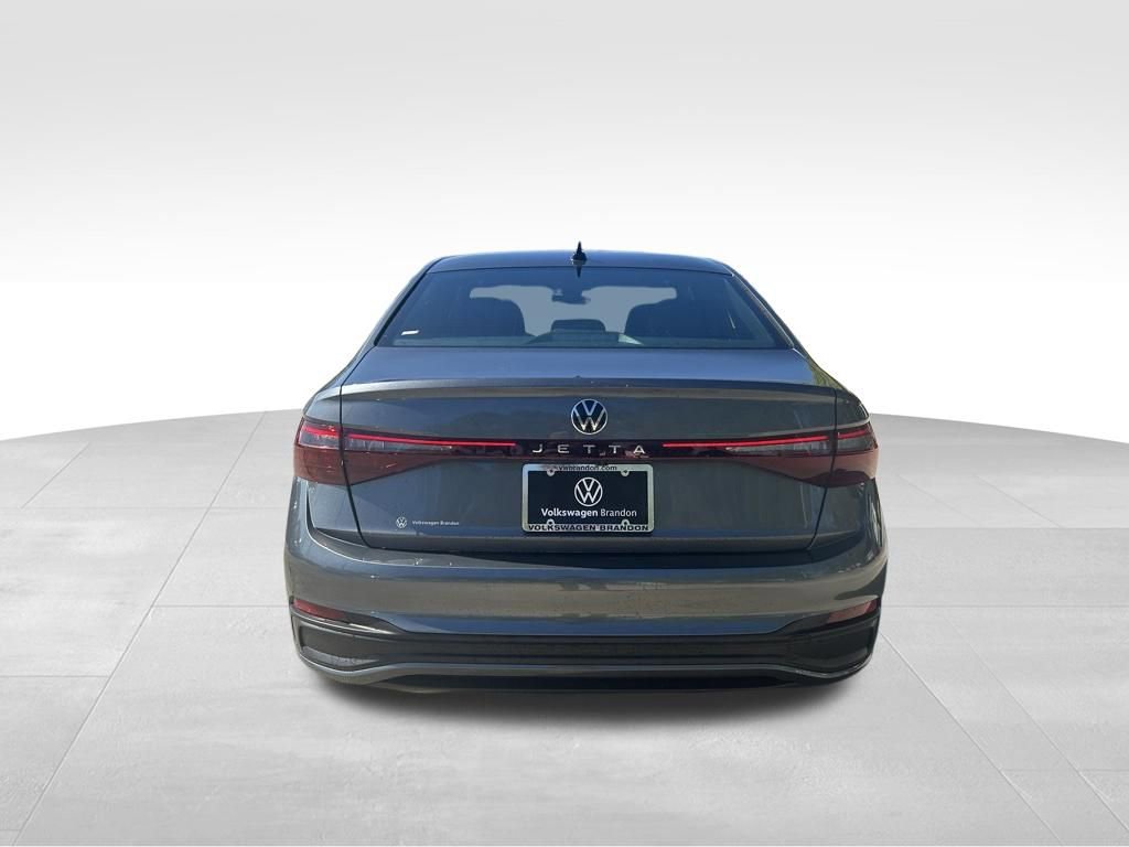 Used 2025 Volkswagen Jetta Sport image 4