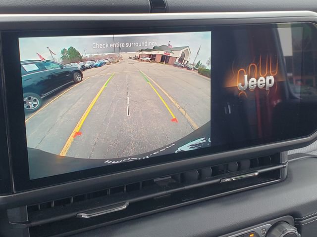 Used 2025 Jeep Wrangler Unlimited Sahara image 22