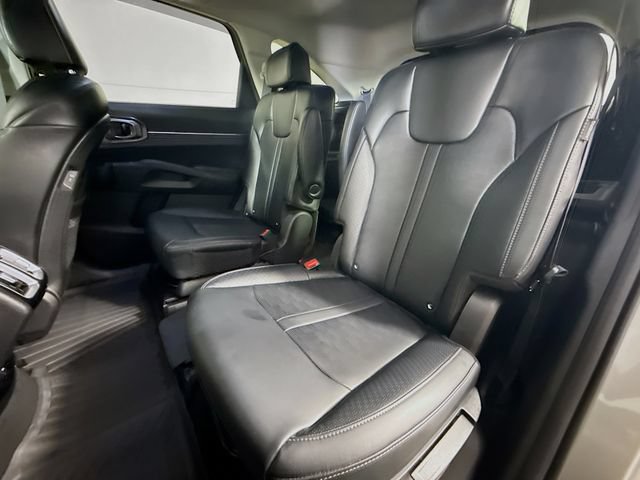 Used 2025 Kia Sorento EX w/ EX Panoramic Sunroof Package AWD/4WD image 29