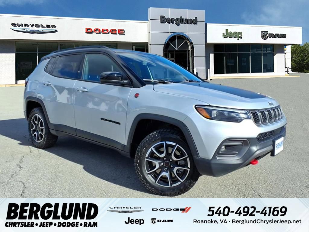Used 2025 Jeep Compass Trailhawk w/ Trailhawk Elite Group