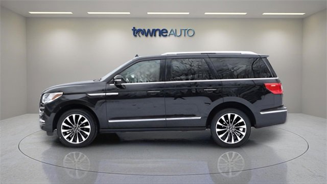 Used 2021 Lincoln Navigator Reserve image 2