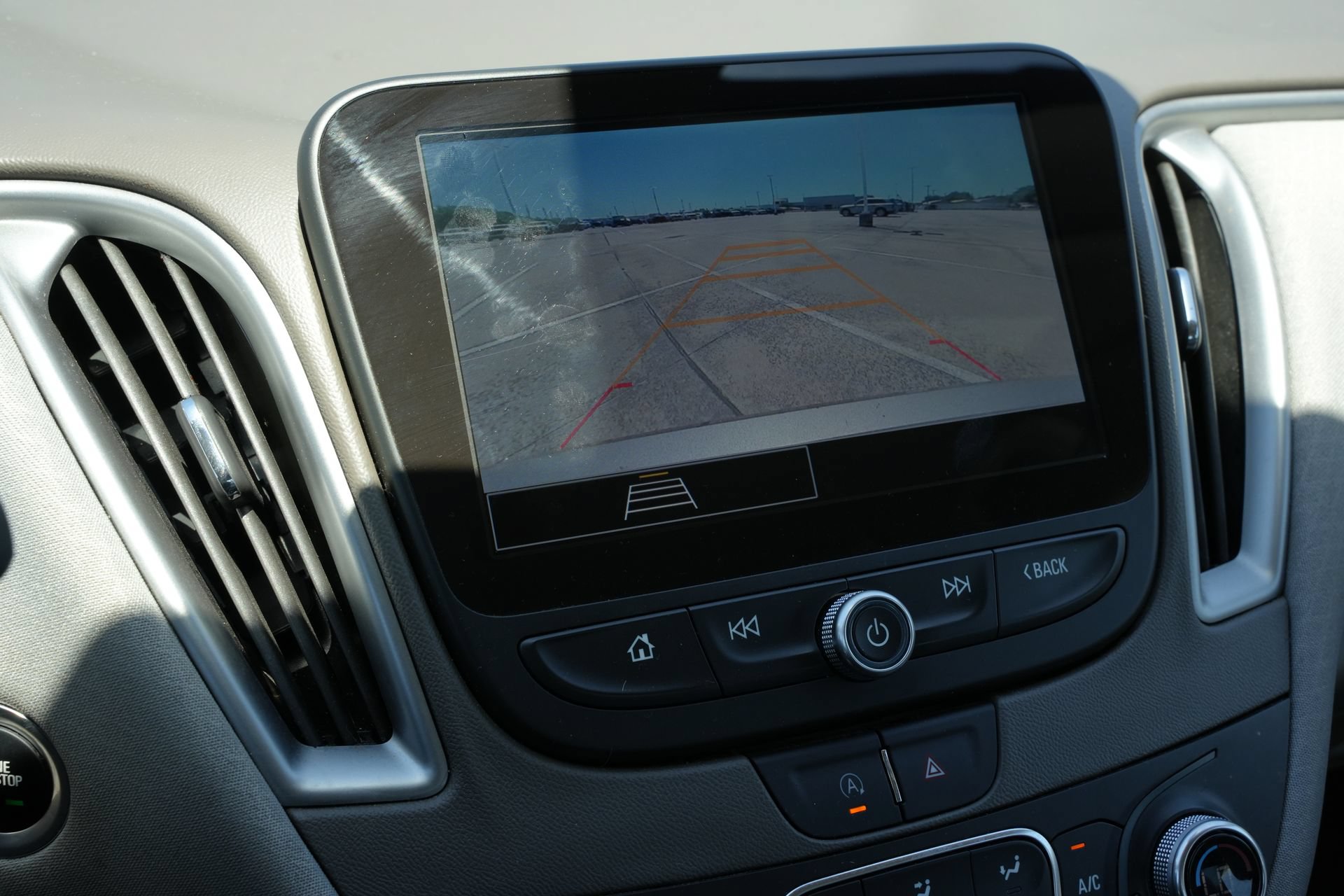 Used 2025 Chevrolet Malibu LT FWD image 14