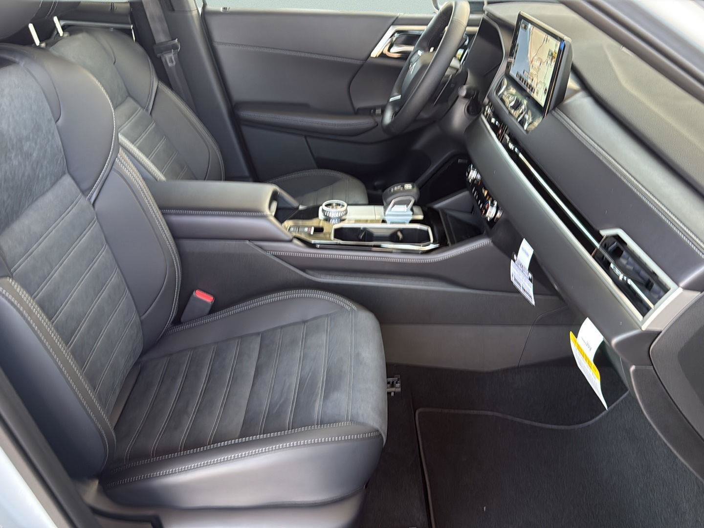 New 2026 Mitsubishi Outlander LE FWD image 24