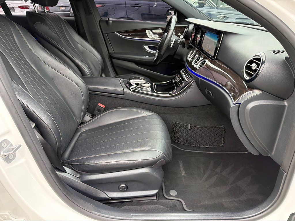 Used 2017 Mercedes-Benz E 300 4MATIC image 39