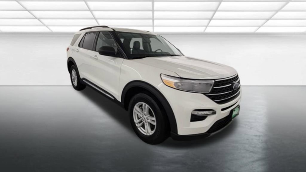 Used 2023 Ford Explorer XLT w/ Equipment Group 202A AWD/4WD image 9