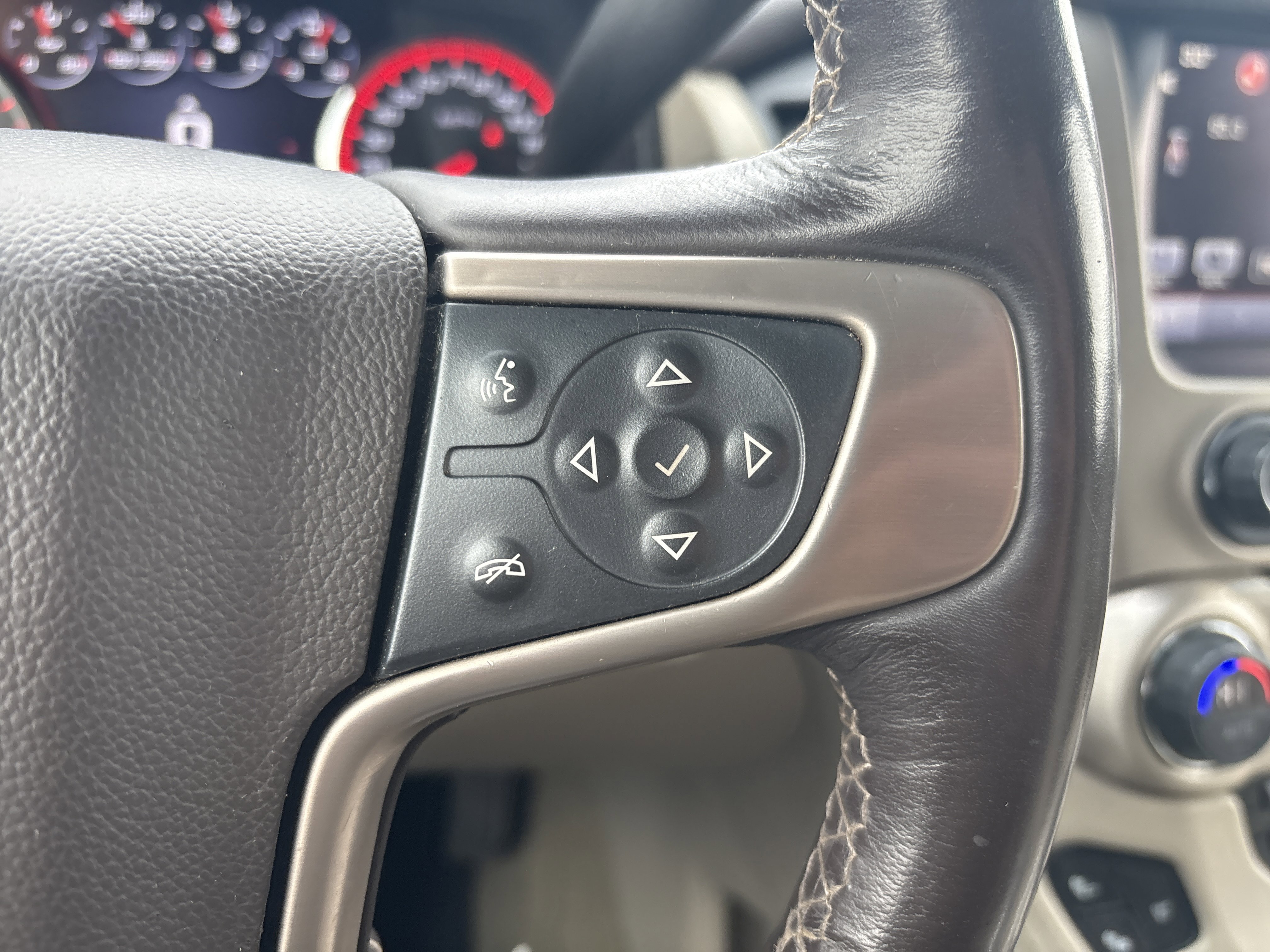 Used 2016 GMC Yukon Denali w/ Open Road Package image 22